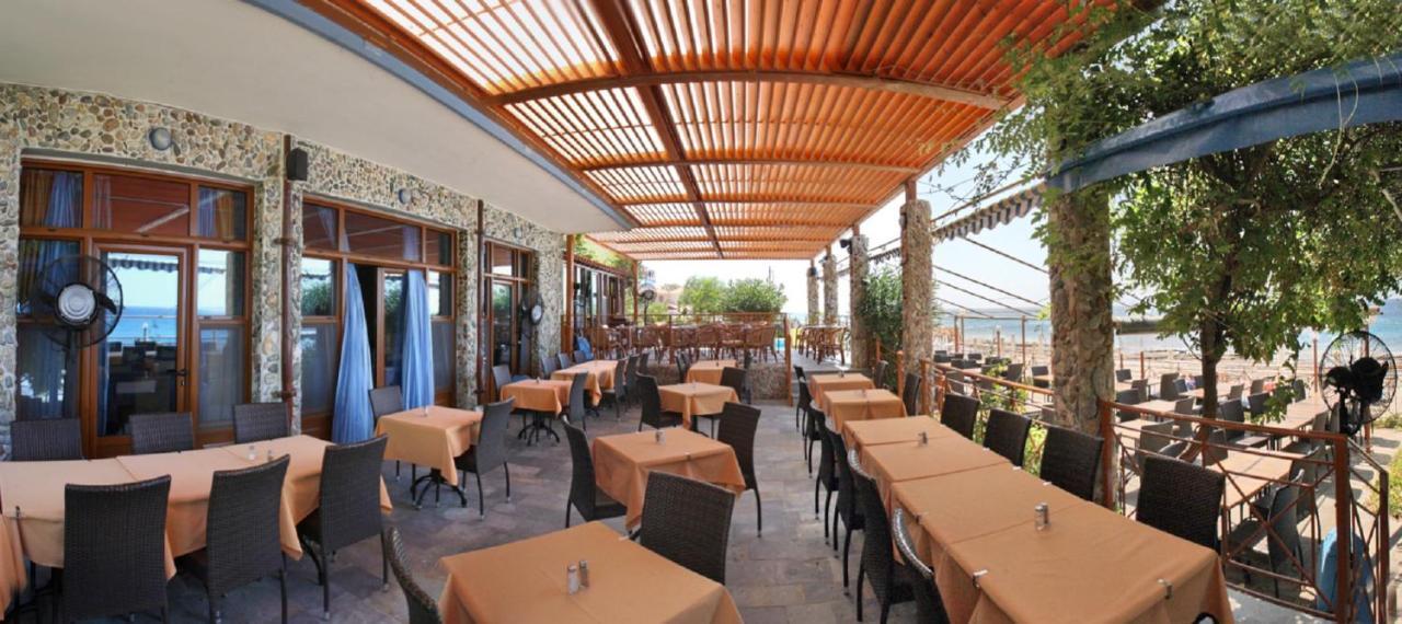 Pebble Beach Hotel Plomari Exterior foto